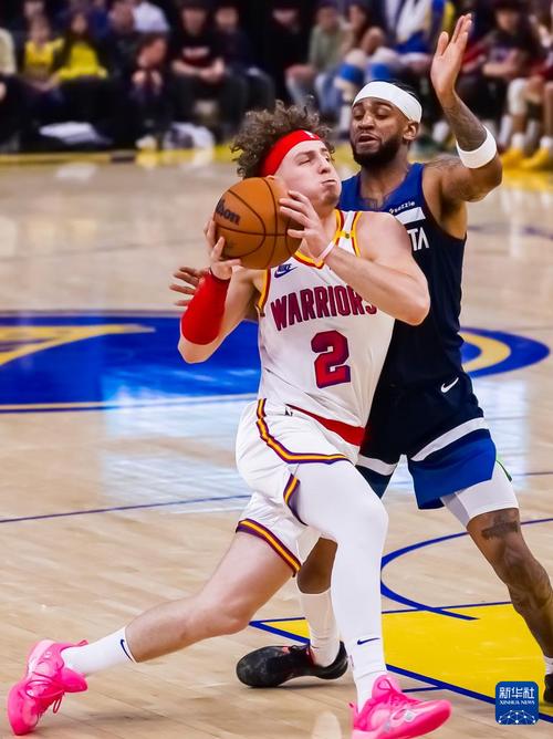 维维安停球失误 阿卜杜勒拉维挑射破门